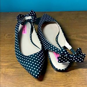 Betsy Johnson Pointed Toe Flats